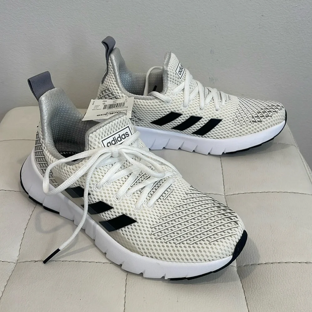 Adidas ASWEGO K Men's Black and White Trainers SIZE 4 (NWT)